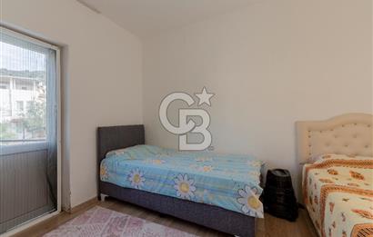 ÇANDARLIDA SİTE İÇERİSİNDE DENİZ MANZARALI EŞYALI SATILIK VİLLA