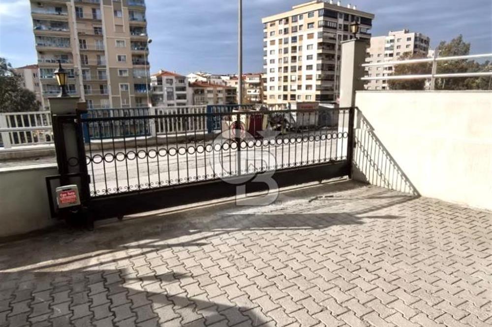 Bayraklı Emek’te Anadolu Caddesi Üzeri 3+1 | Krediye Uygun | Sahile 300 m