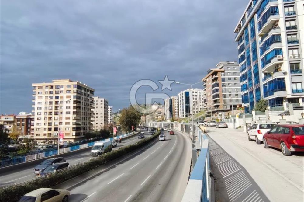 Bayraklı Emek’te Anadolu Caddesi Üzeri 3+1 | Krediye Uygun | Sahile 300 m
