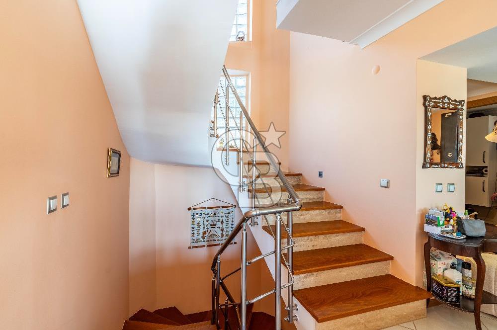 VİLLAKENT ŞÖMİNELİ GENİŞ BAHÇELİ SATILIK MÜSTAKİL TRİPLEKS VİLLA