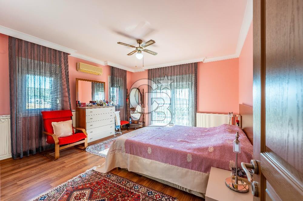 VİLLAKENT ŞÖMİNELİ GENİŞ BAHÇELİ SATILIK MÜSTAKİL TRİPLEKS VİLLA