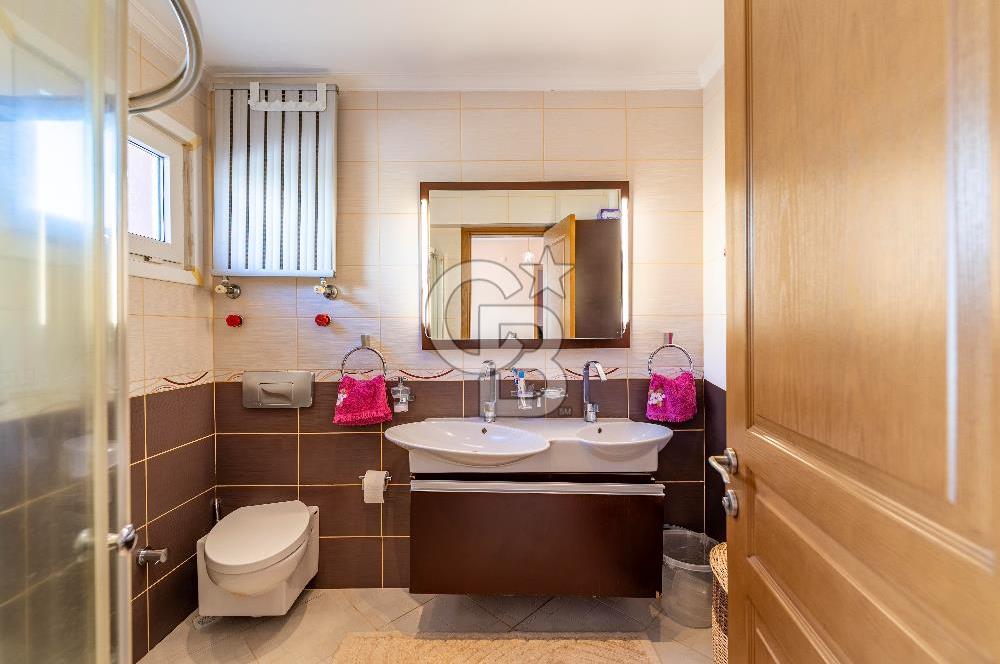 VİLLAKENT ŞÖMİNELİ GENİŞ BAHÇELİ SATILIK MÜSTAKİL TRİPLEKS VİLLA