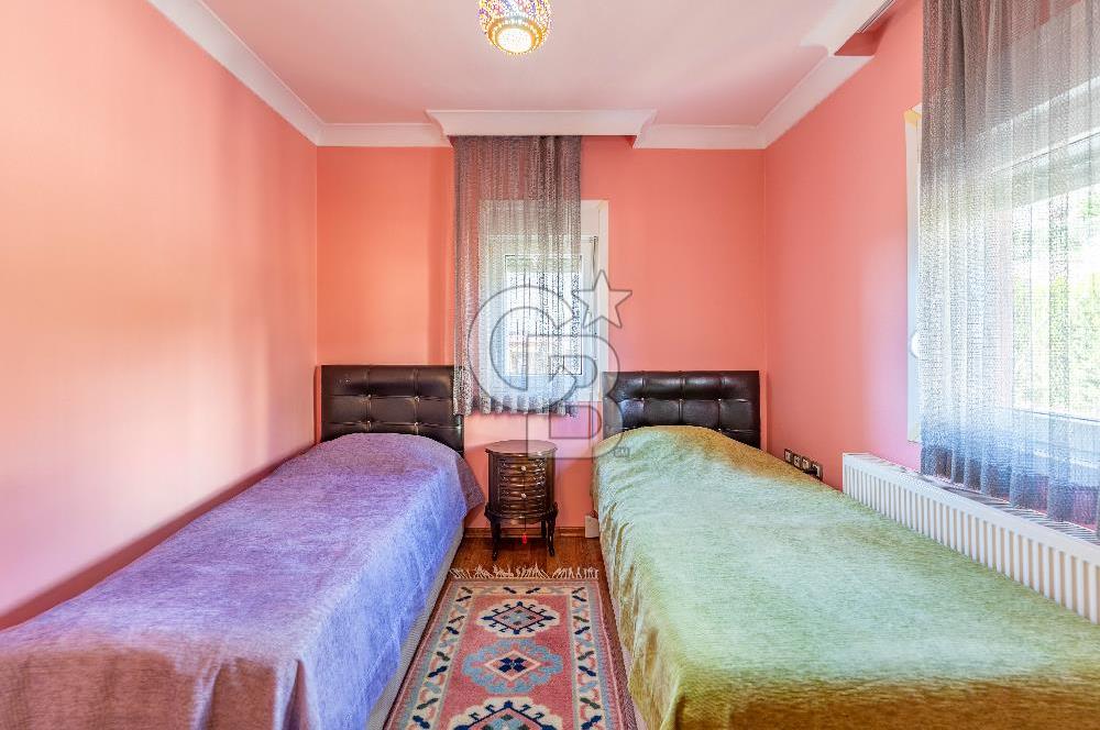 VİLLAKENT ŞÖMİNELİ GENİŞ BAHÇELİ SATILIK MÜSTAKİL TRİPLEKS VİLLA