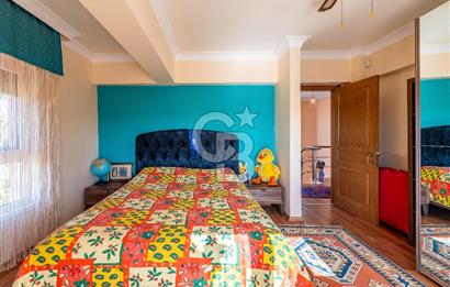 VİLLAKENT ŞÖMİNELİ GENİŞ BAHÇELİ SATILIK MÜSTAKİL TRİPLEKS VİLLA