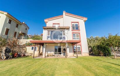 VİLLAKENT ŞÖMİNELİ GENİŞ BAHÇELİ SATILIK MÜSTAKİL TRİPLEKS VİLLA