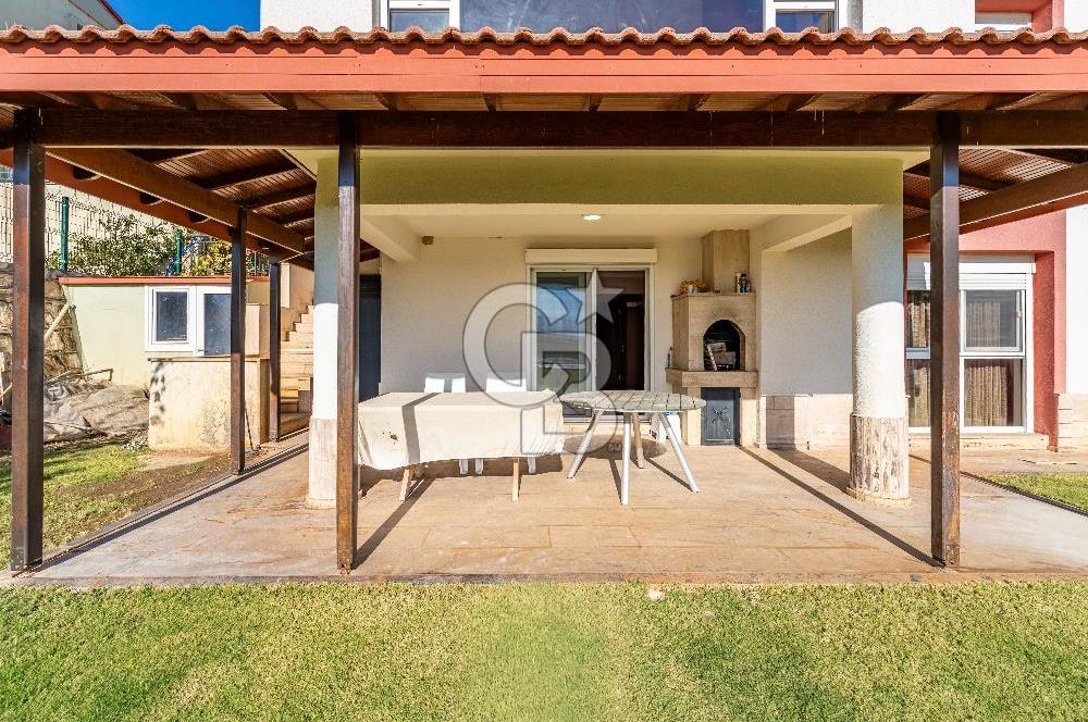 VİLLAKENT ŞÖMİNELİ GENİŞ BAHÇELİ SATILIK MÜSTAKİL TRİPLEKS VİLLA