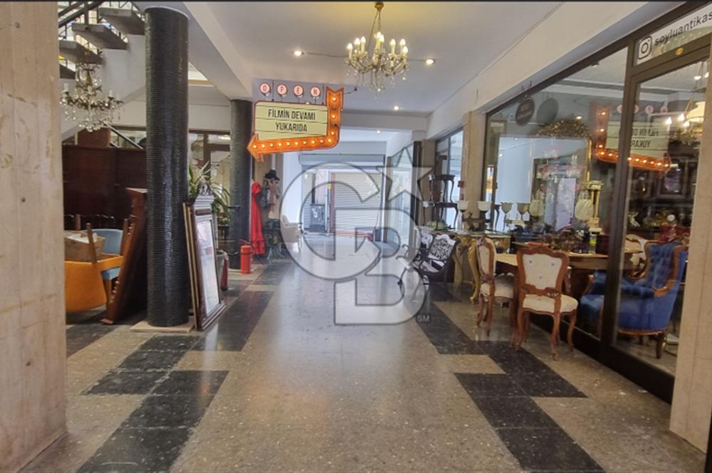İZMİR, KEMERALTI, ANTİKACILARDA SU BAĞLANTILI 30 M2 DÜKKAN