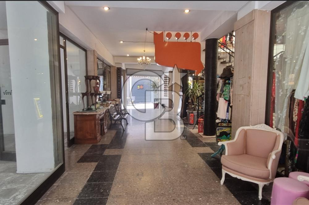 İZMİR, KEMERALTI, ANTİKACILARDA SU BAĞLANTILI 30 M2 DÜKKAN