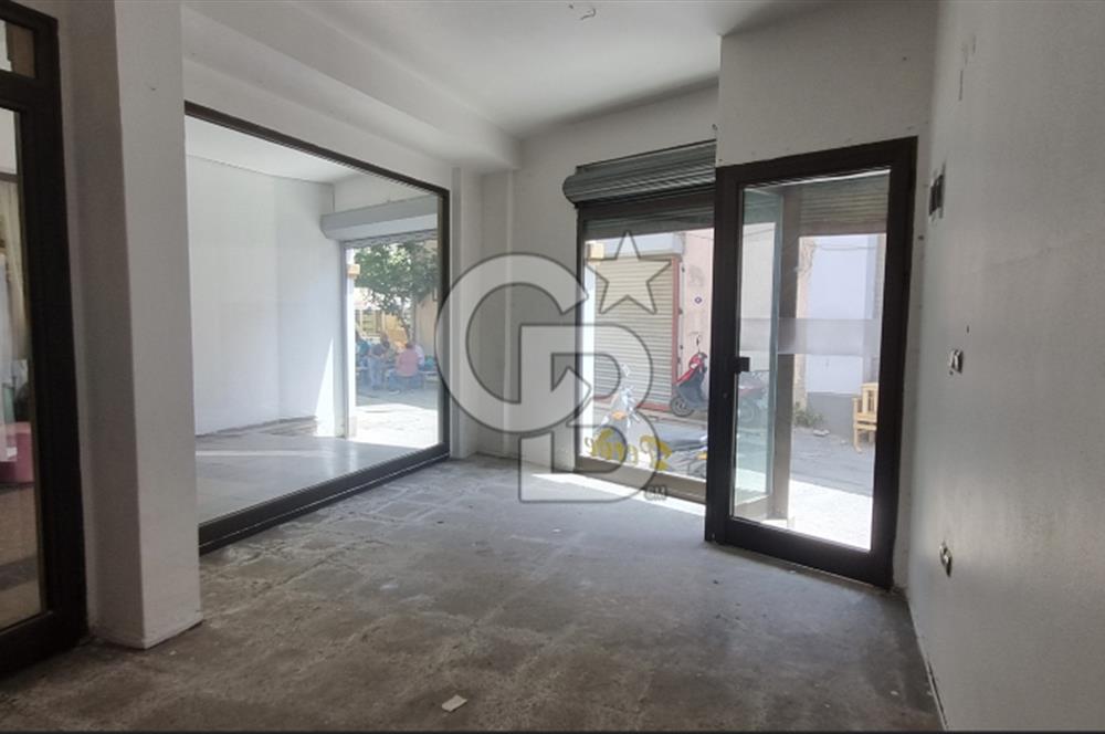 İZMİR, KEMERALTI, ANTİKACILARDA SU BAĞLANTILI 30 M2 DÜKKAN