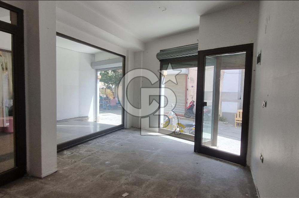 İZMİR, KEMERALTI, ANTİKACILARDA SU BAĞLANTILI 30 M2 DÜKKAN