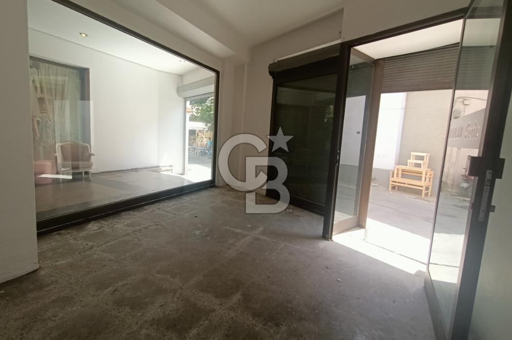 İZMİR, KEMERALTI, ANTİKACILARDA SU BAĞLANTILI 30 M2 DÜKKAN