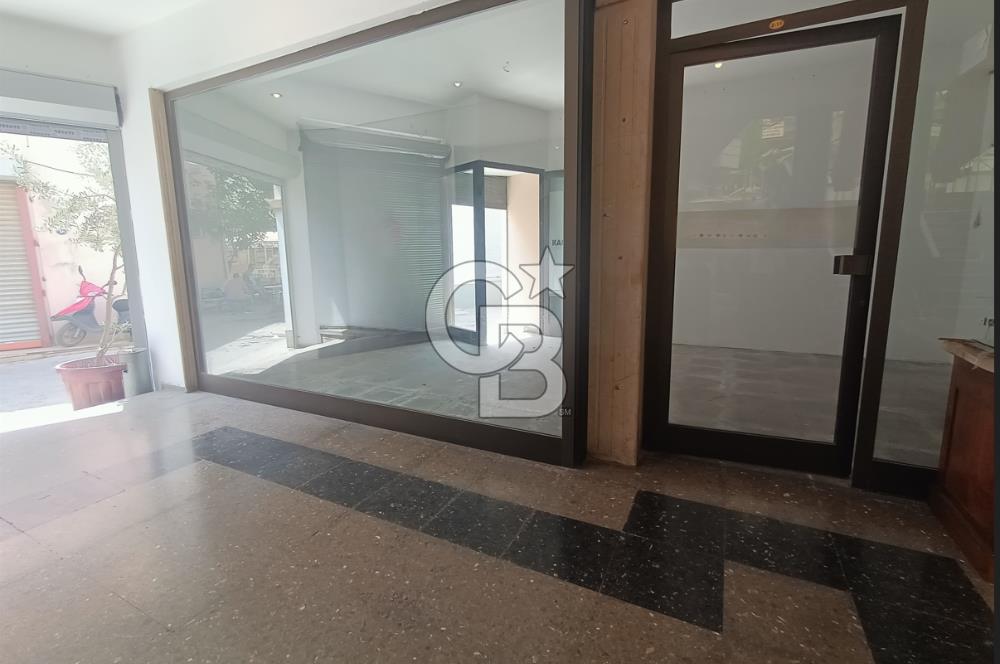 İZMİR, KEMERALTI, ANTİKACILARDA SU BAĞLANTILI 30 M2 DÜKKAN