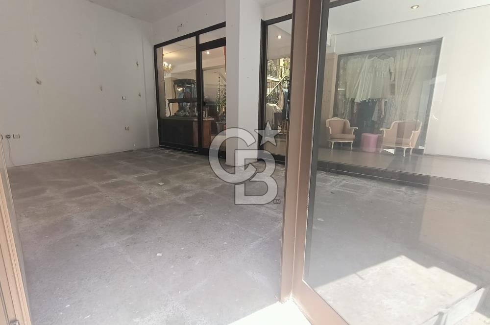 İZMİR, KEMERALTI, ANTİKACILARDA SU BAĞLANTILI 30 M2 DÜKKAN