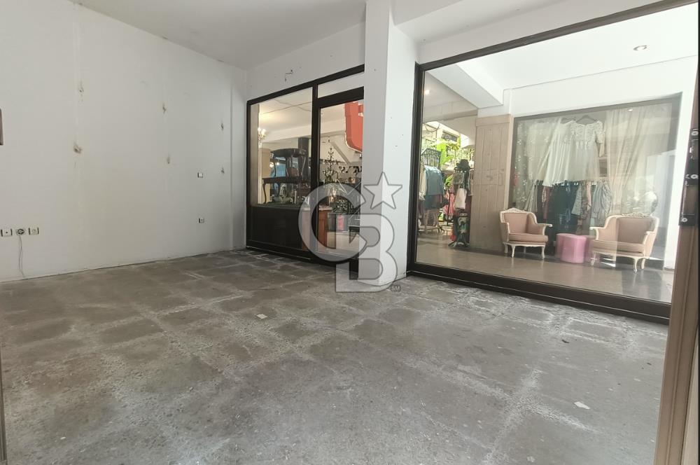 İZMİR, KEMERALTI, ANTİKACILARDA SU BAĞLANTILI 30 M2 DÜKKAN