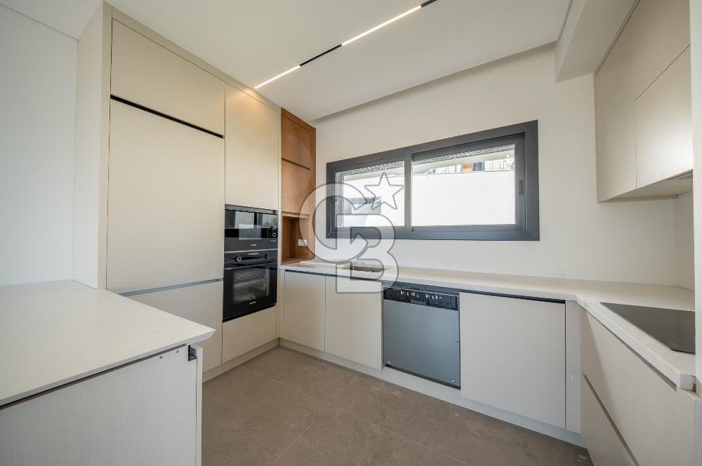 SEFERİHİSAR AKARCA DENİZ MANZARALI 3+1 SATILIK VİLLA