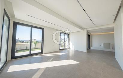 SEFERİHİSAR AKARCA DENİZ MANZARALI 3+1 SATILIK VİLLA