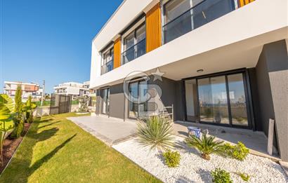 SEFERİHİSAR AKARCA DENİZ MANZARALI 3+1 SATILIK VİLLA