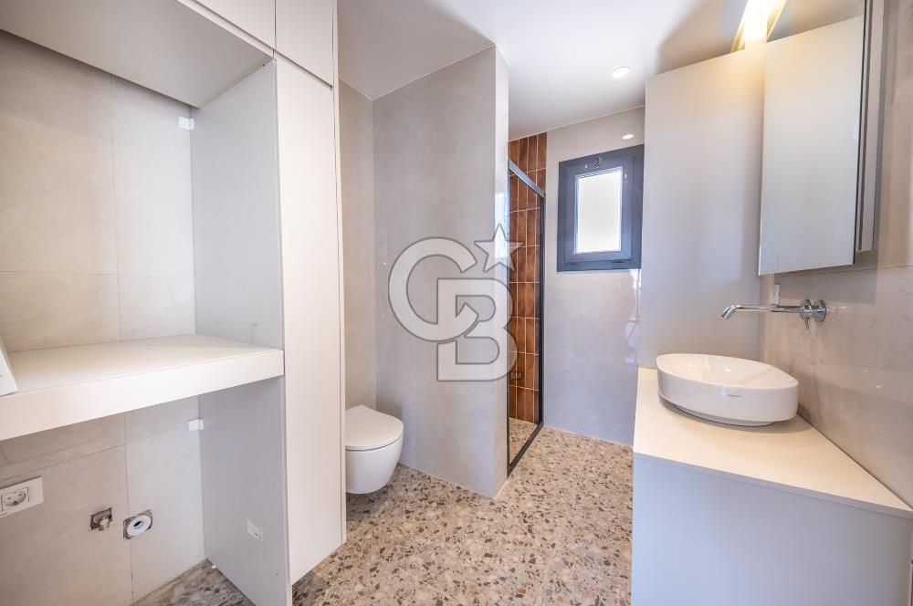 SEFERİHİSAR AKARCA DENİZ MANZARALI 3+1 SATILIK VİLLA