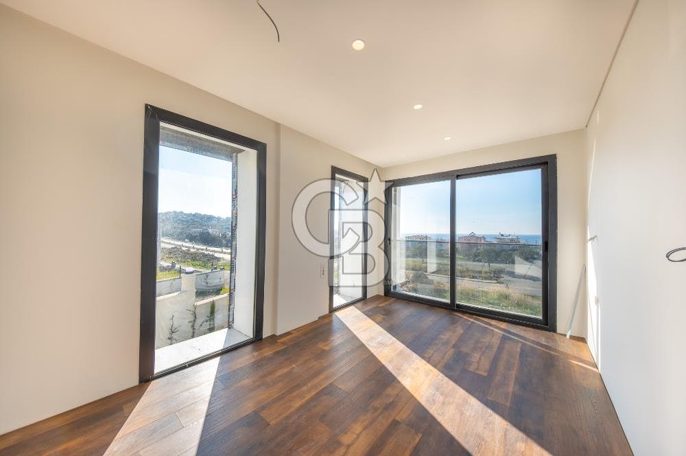 SEFERİHİSAR AKARCA DENİZ MANZARALI 3+1 SATILIK VİLLA