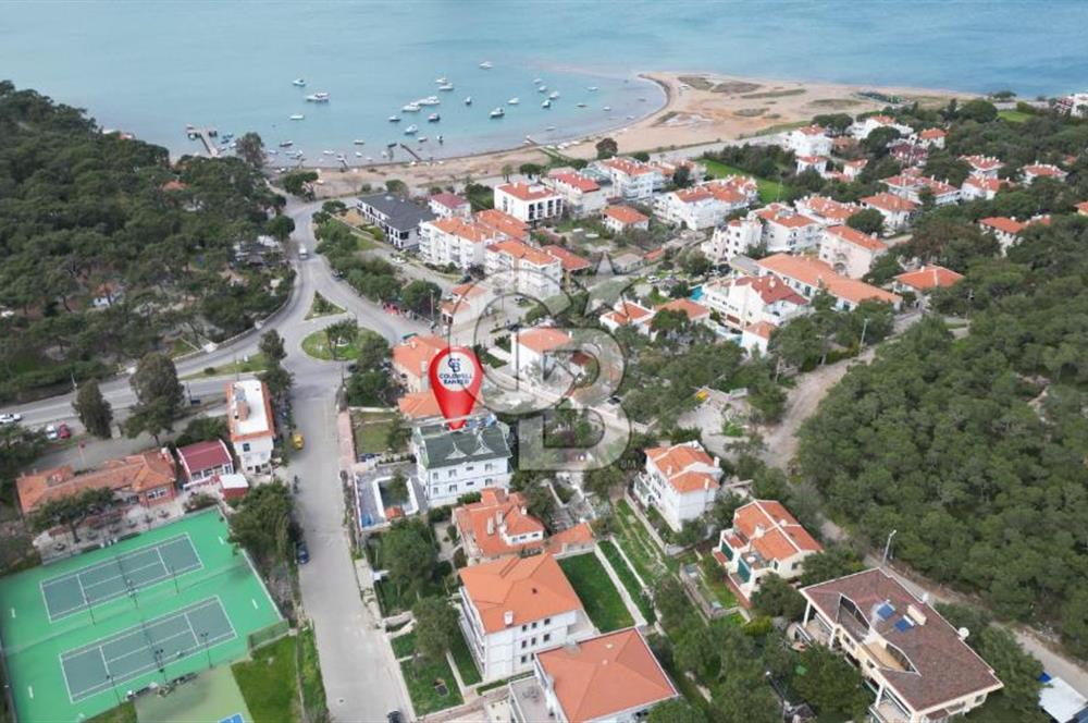 Ayvalık Çamlıkta Eşsiz Konumda Satılık Otel