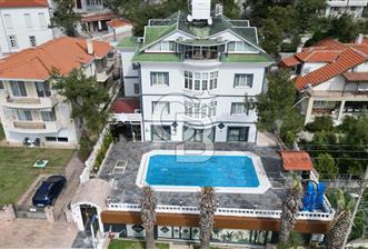 Ayvalık Çamlıkta Eşsiz Konumda Satılık Otel - 1 - 331216