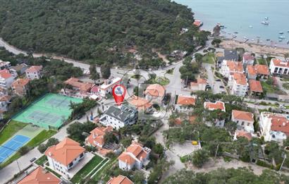 Ayvalık Çamlıkta Eşsiz Konumda Satılık Otel
