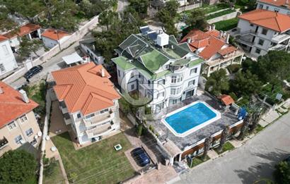 Ayvalık Çamlıkta Eşsiz Konumda Satılık Otel