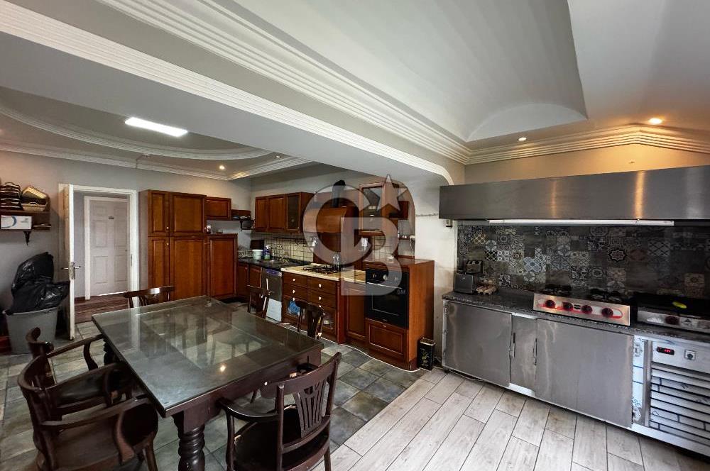 Ayvalık Çamlıkta Eşsiz Konumda Satılık Otel