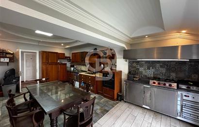 Ayvalık Çamlıkta Eşsiz Konumda Satılık Otel