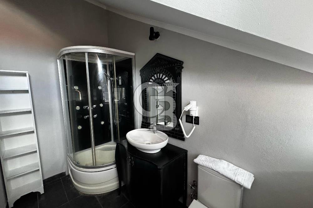 Ayvalık Çamlıkta Eşsiz Konumda Satılık Otel