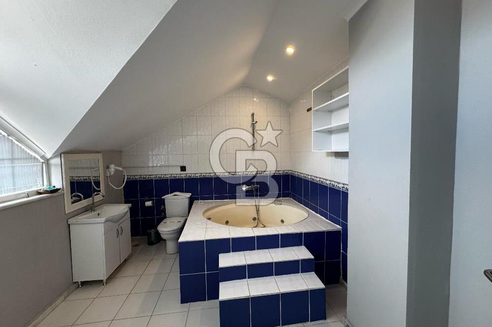 Ayvalık Çamlıkta Eşsiz Konumda Satılık Otel