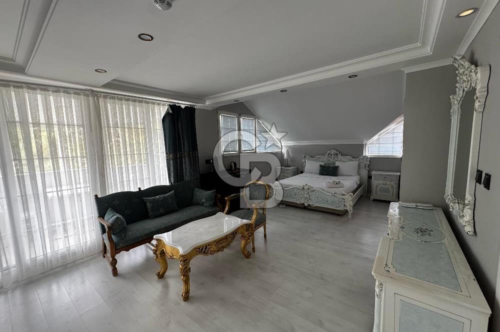 Ayvalık Çamlıkta Eşsiz Konumda Satılık Otel