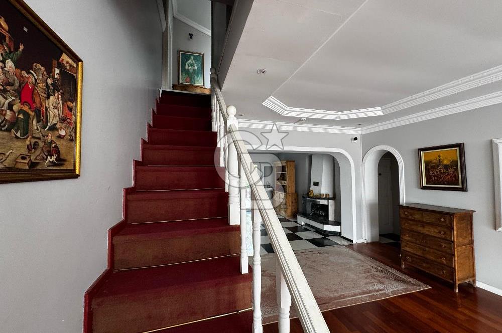 Ayvalık Çamlıkta Eşsiz Konumda Satılık Otel