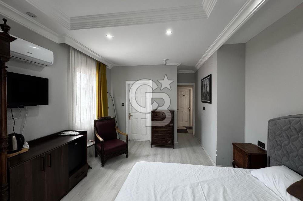 Ayvalık Çamlıkta Eşsiz Konumda Satılık Otel