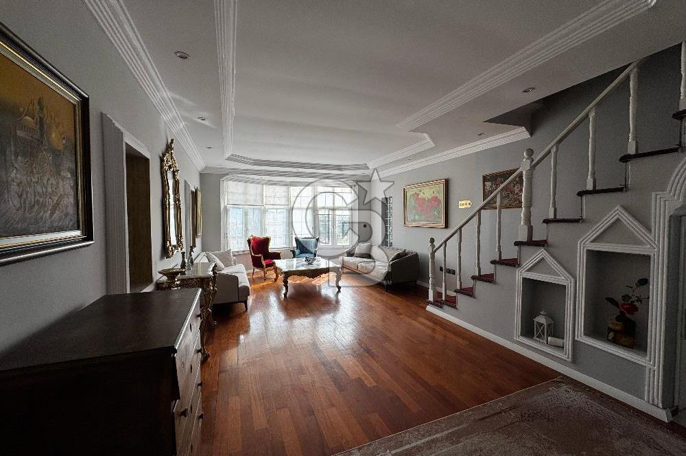 Ayvalık Çamlıkta Eşsiz Konumda Satılık Otel