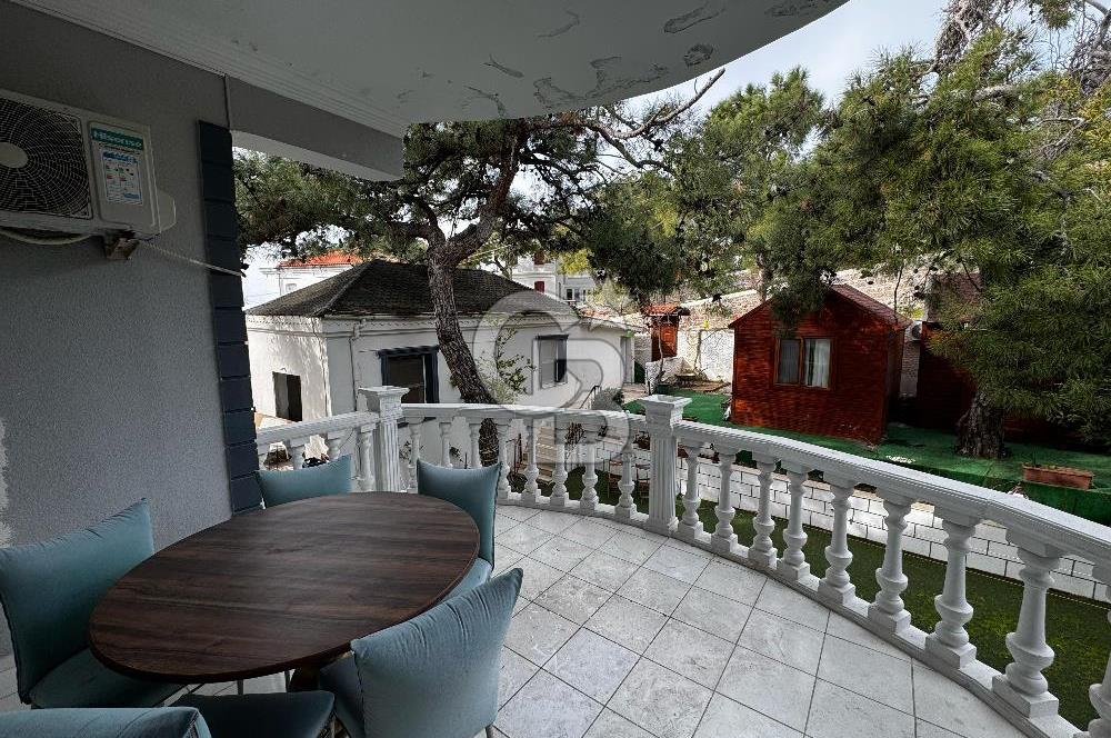 Ayvalık Çamlıkta Eşsiz Konumda Satılık Otel