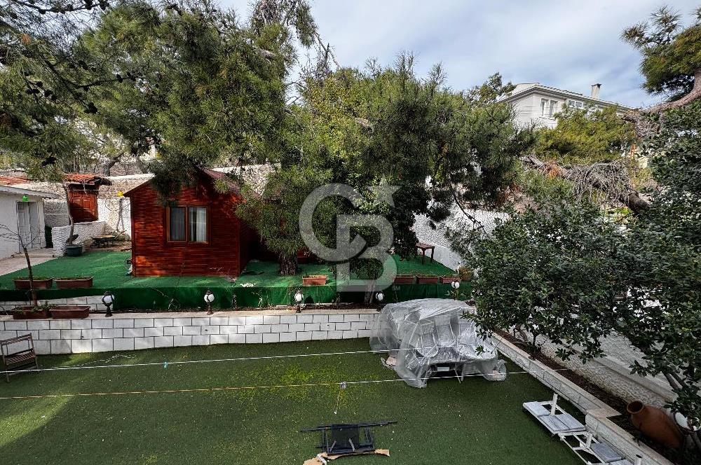 Ayvalık Çamlıkta Eşsiz Konumda Satılık Otel