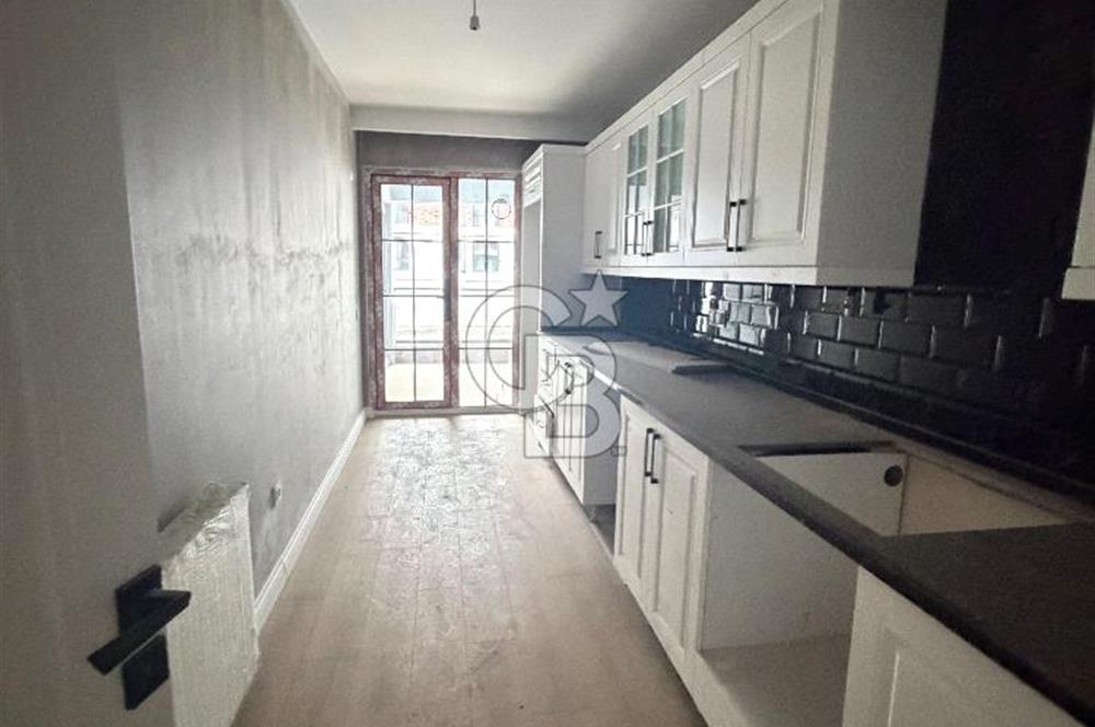 Karşıyaka’da 4+1 Satılık Daire 