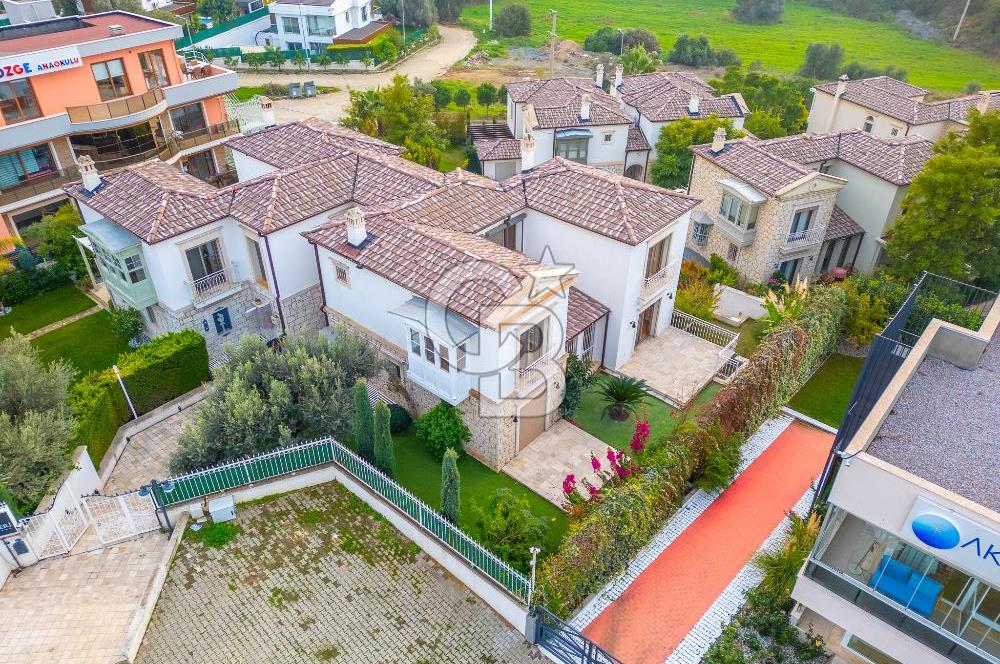 KAHRAMANDERE'DE SİTE İÇİNDE KİRALIK BAHÇELİ VİLLA