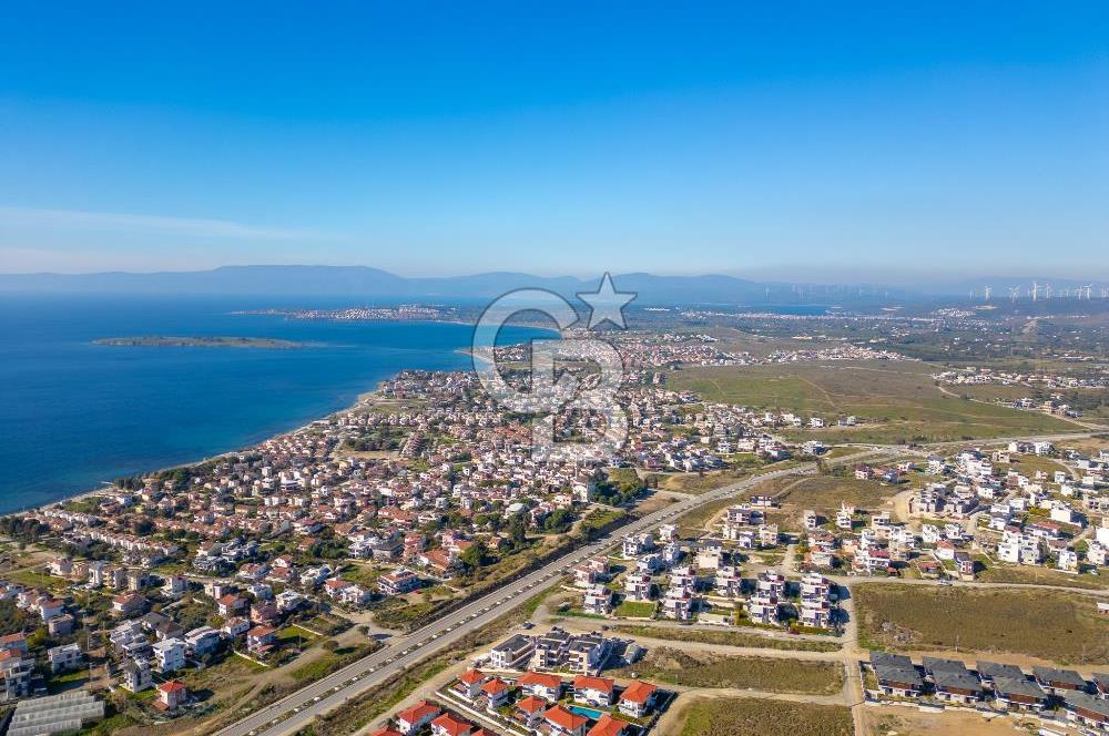 SEFERİHİSAR AKARCA'DA DENİZ MANZARALI 4+2 SATILIK VİLLA