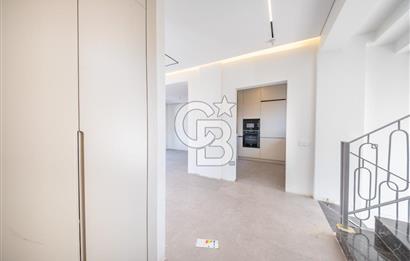 SEFERİHİSAR AKARCA'DA DENİZ MANZARALI 4+2 SATILIK VİLLA