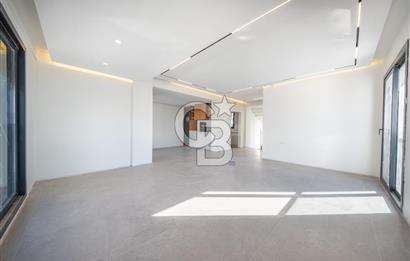 SEFERİHİSAR AKARCA'DA DENİZ MANZARALI 4+2 SATILIK VİLLA