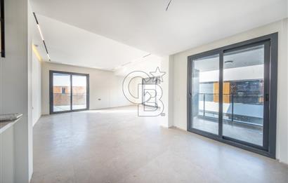 SEFERİHİSAR AKARCA'DA DENİZ MANZARALI 4+2 SATILIK VİLLA