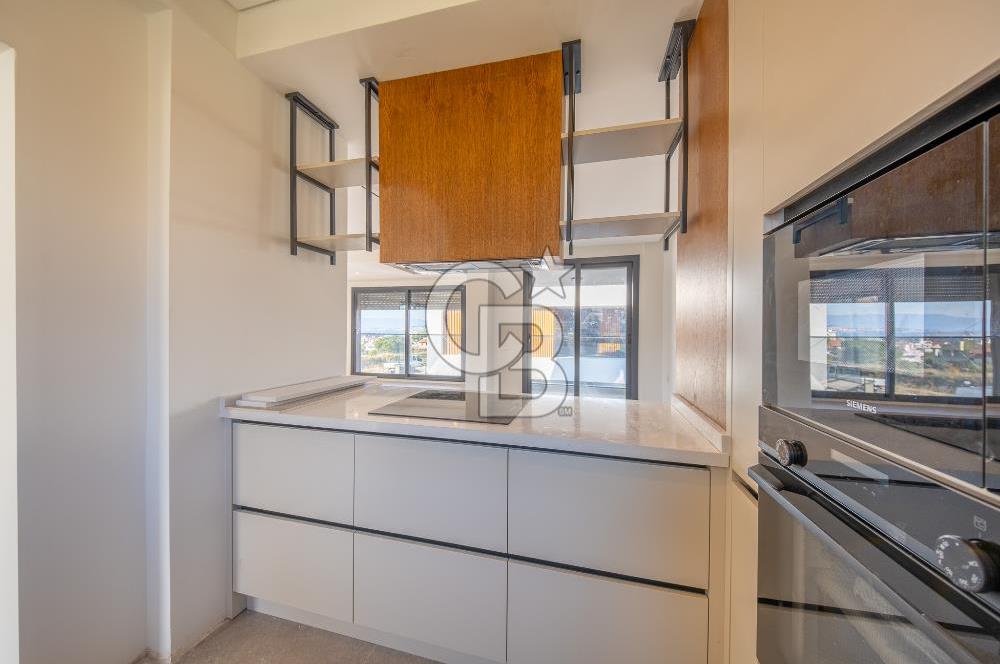 SEFERİHİSAR AKARCA'DA DENİZ MANZARALI 4+2 SATILIK VİLLA