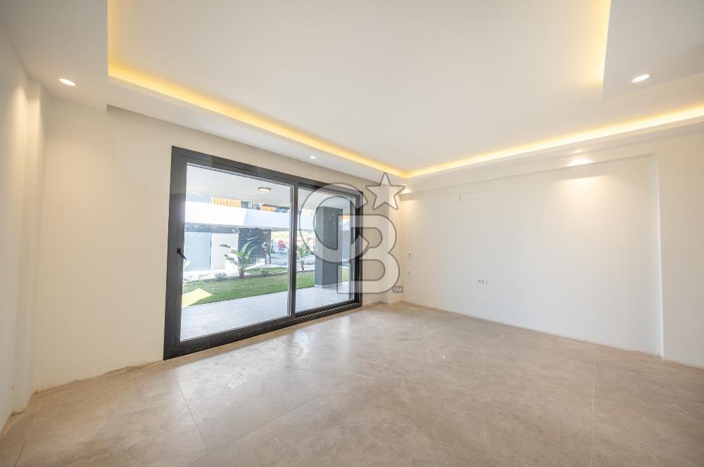 SEFERİHİSAR AKARCA'DA DENİZ MANZARALI 4+2 SATILIK VİLLA