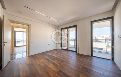 SEFERİHİSAR AKARCA'DA DENİZ MANZARALI 4+2 SATILIK VİLLA