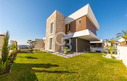 SEFERİHİSAR AKARCA DENİZ MANZARALI 4+2 SATILIK VİLLA