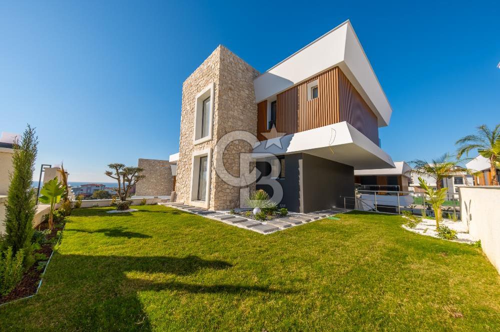 SEFERİHİSAR AKARCA DENİZ MANZARALI 4+2 SATILIK VİLLA