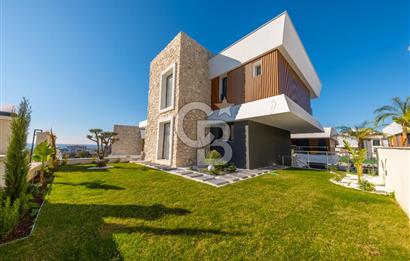 SEFERİHİSAR AKARCA DENİZ MANZARALI 4+2 SATILIK VİLLA