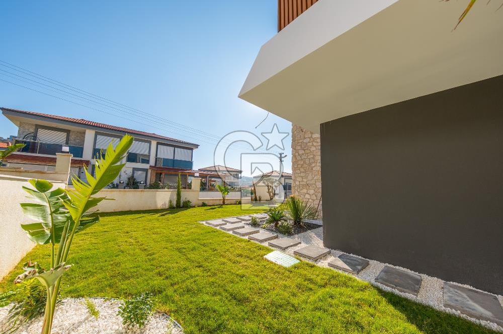 SEFERİHİSAR AKARCA DENİZ MANZARALI 4+2 SATILIK VİLLA